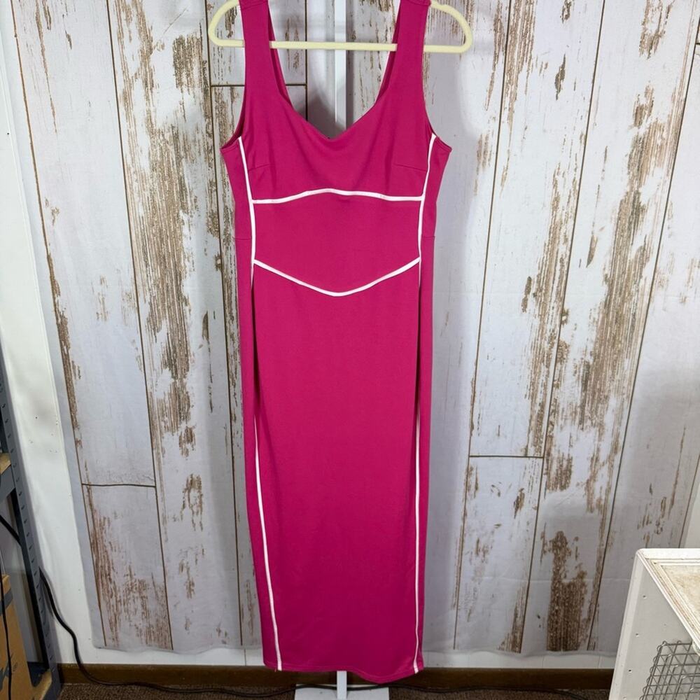 NWT, BTFBM, Elegant Pink Sleeveless Midi Dress. Size Large. White Piping detail